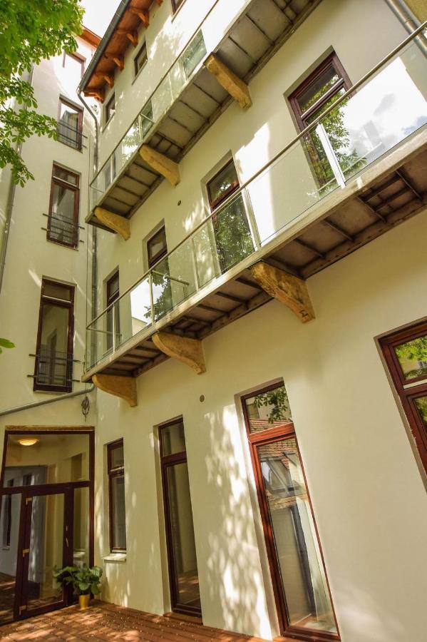 Varalja Home Будапеща Екстериор снимка